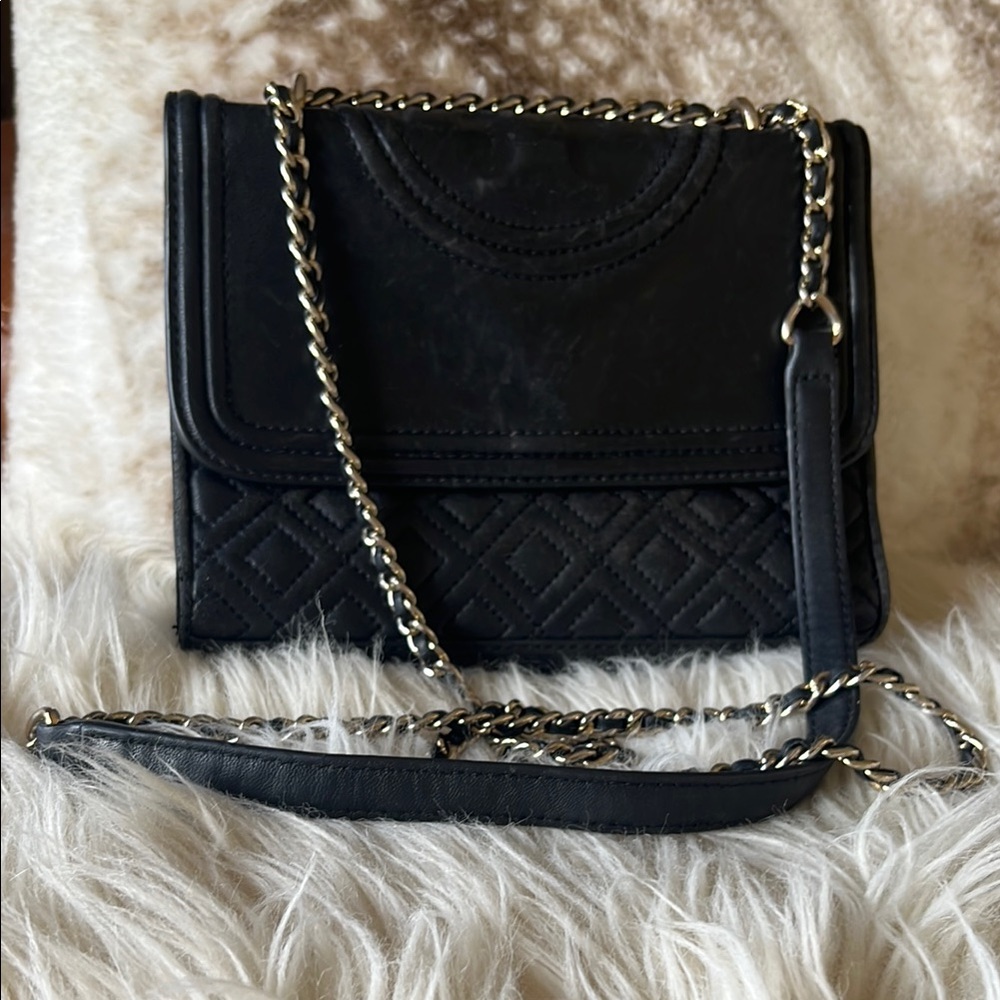 Elegant Black Quilted Chain Bag